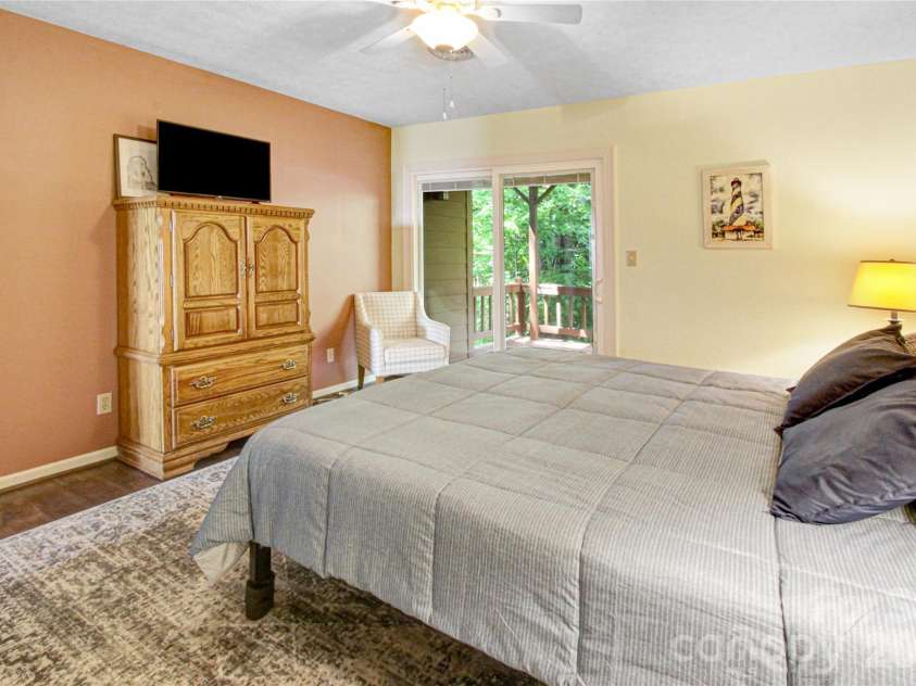 121 Toxaway Views Drive, Lake Toxaway, NC 28747.  MLS# CAR4414646, YatesRealty ID 8111. 