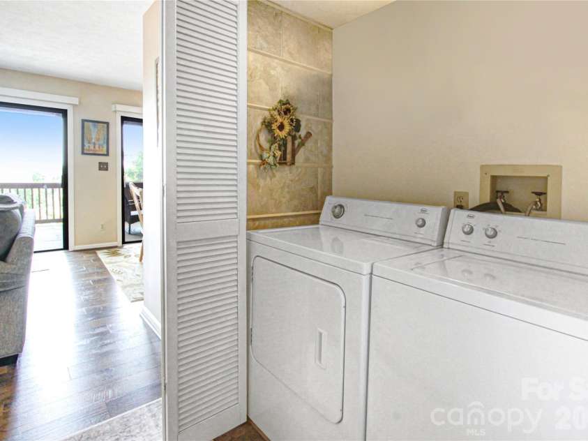 121 Toxaway Views Drive, Lake Toxaway, NC 28747.  MLS# CAR4414646, YatesRealty ID 8111. 