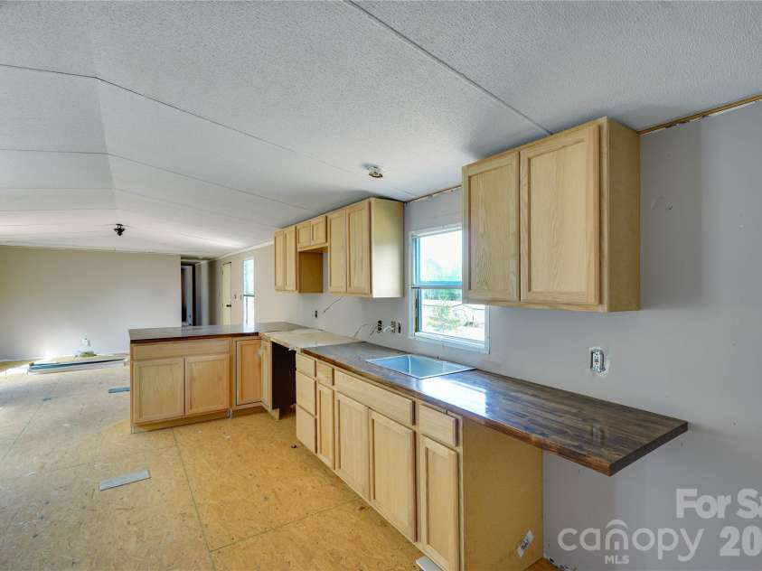 143 Forest View Lane, Mooresboro, NC 28114.  MLS# CAR4362577, YatesRealty ID 8112. 