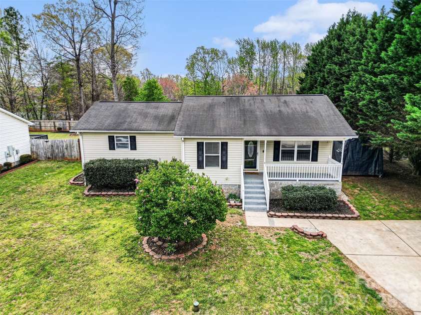 2519 Saluda Drive, Gastonia, NC 28054.  MLS# CAR4363501, YatesRealty ID 8114. 