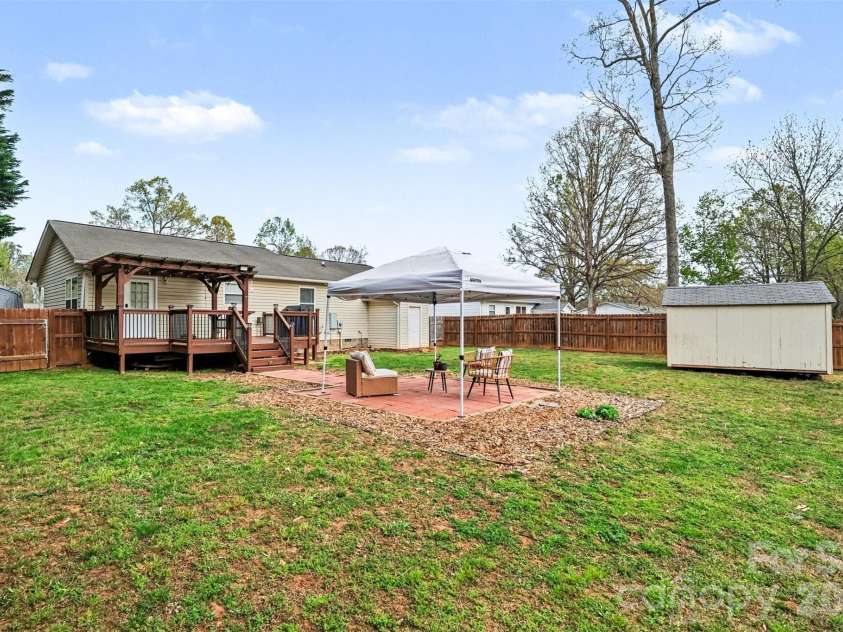 2519 Saluda Drive, Gastonia, NC 28054.  MLS# CAR4363501, YatesRealty ID 8114. 