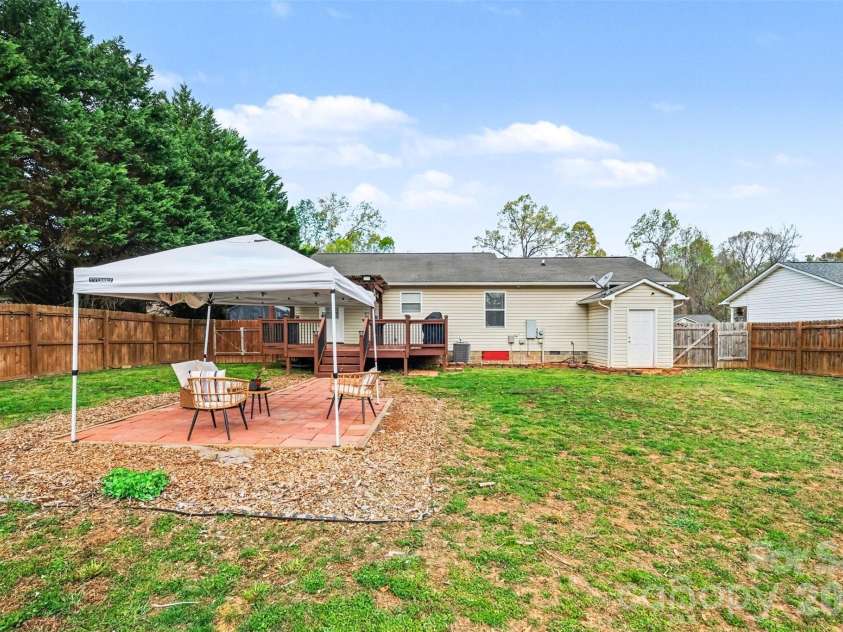 2519 Saluda Drive, Gastonia, NC 28054.  MLS# CAR4363501, YatesRealty ID 8114. 