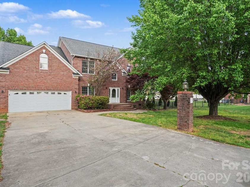 125 Pointer Court, Concord, NC 28025.  MLS# CAR4363725, YatesRealty ID 8115. 