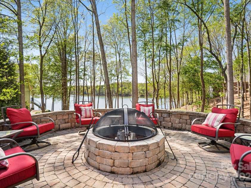 167 Maple View Drive, Troutman, NC 28166.  MLS# CAR4239127, YatesRealty ID 8115. 