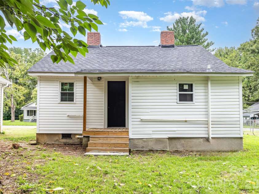 664 Simpson Street, Rock Hill, SC 29730.  MLS# CAR4364805, YatesRealty ID 8116. 