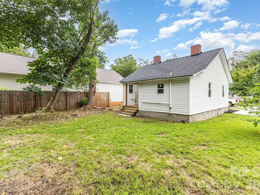 664 Simpson Street, Rock Hill, SC 29730.  MLS# CAR4364805, YatesRealty ID 8116. 