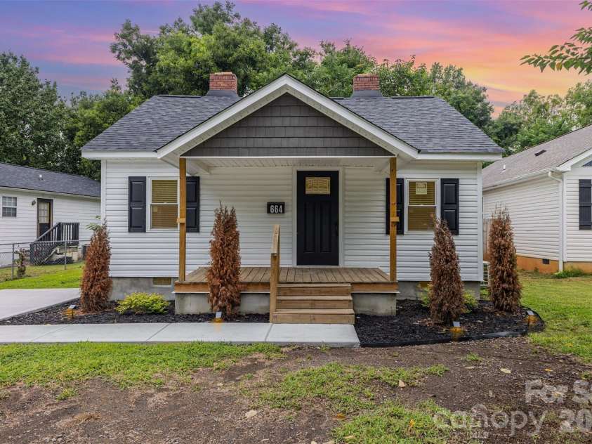 664 Simpson Street, Rock Hill, SC 29730.  MLS# CAR4364805, YatesRealty ID 8116. 