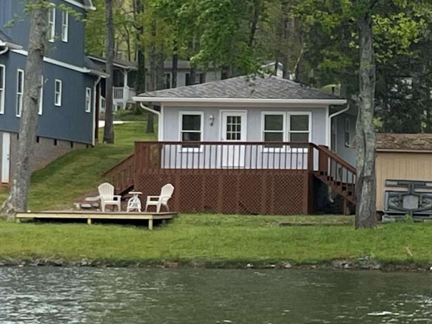 139 Sanford Lane, Badin Lake, NC 28127.  MLS# CAR4246223, YatesRealty ID 8117. 