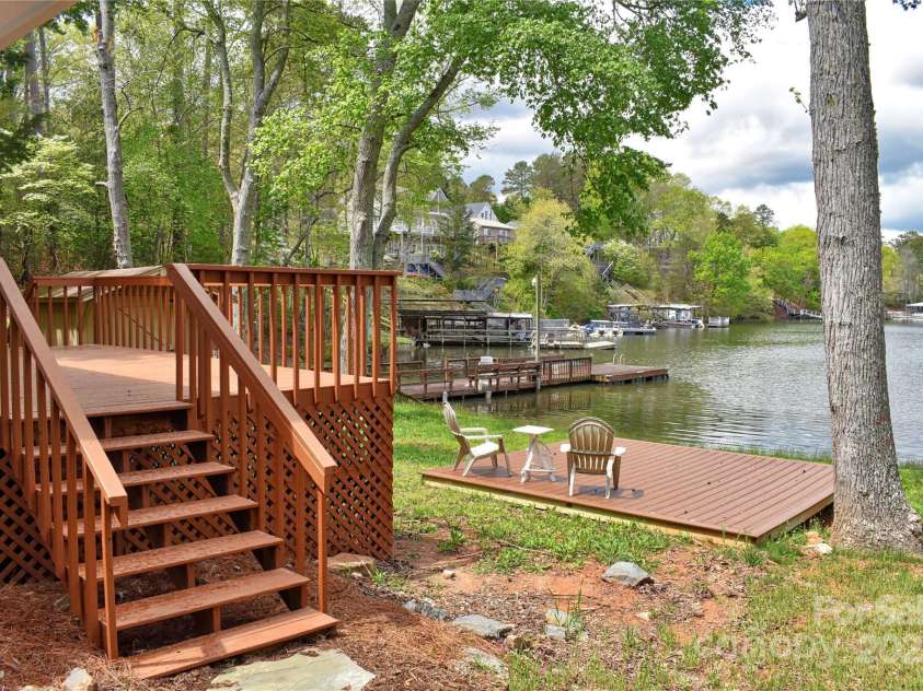 139 Sanford Lane, Badin Lake, NC 28127.  MLS# CAR4246223, YatesRealty ID 8117. 