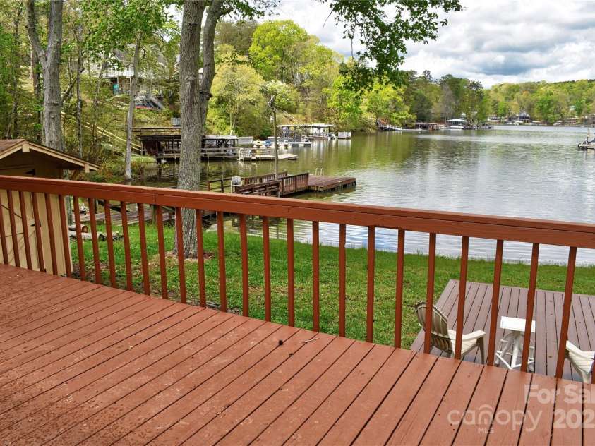 139 Sanford Lane, Badin Lake, NC 28127.  MLS# CAR4246223, YatesRealty ID 8117. 
