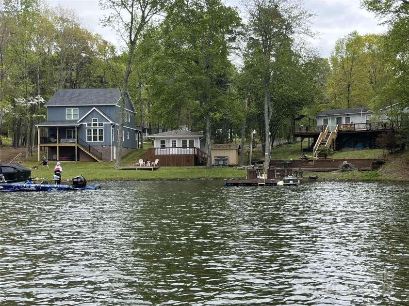 139 Sanford Lane, Badin Lake, NC 28127.  MLS# CAR4246223, YatesRealty ID 8117. 
