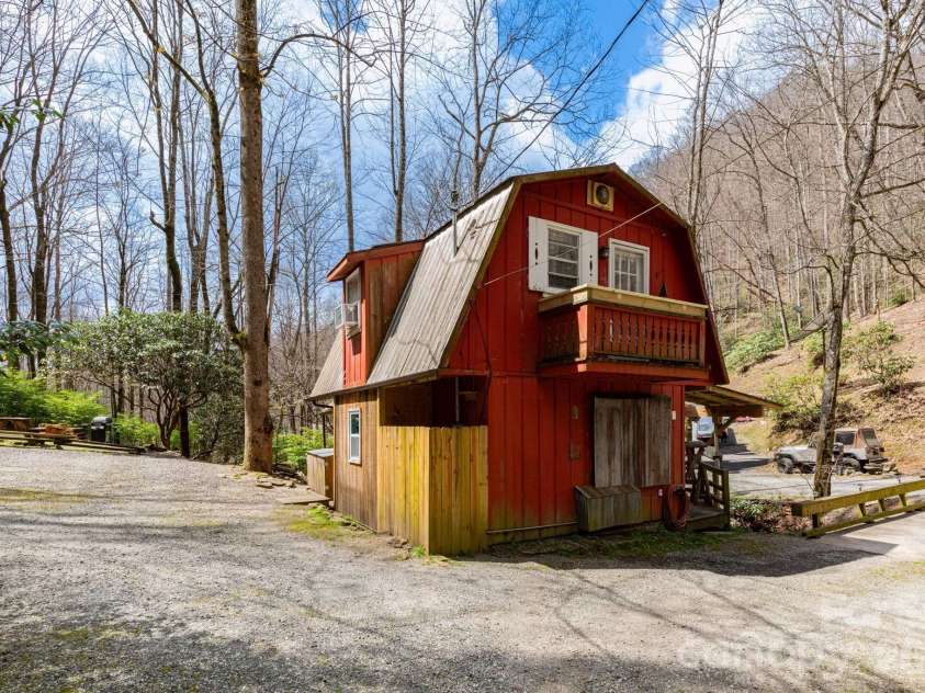 2670 Dicks Creek Road, Whittier, NC 28789.  MLS# CAR4365054, YatesRealty ID 8117. 
