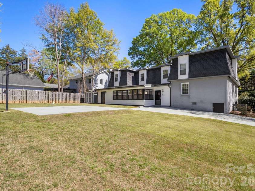 6116 Old Providence Road, Charlotte, NC 28226.  MLS# CAR4363189, YatesRealty ID 8118. 