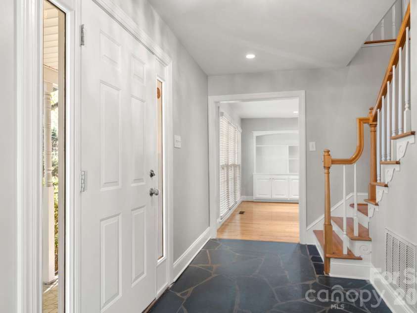 6116 Old Providence Road, Charlotte, NC 28226.  MLS# CAR4363189, YatesRealty ID 8118. 
