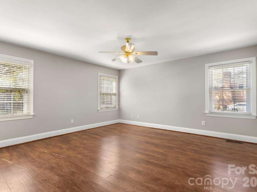 6116 Old Providence Road, Charlotte, NC 28226.  MLS# CAR4363189, YatesRealty ID 8118. 