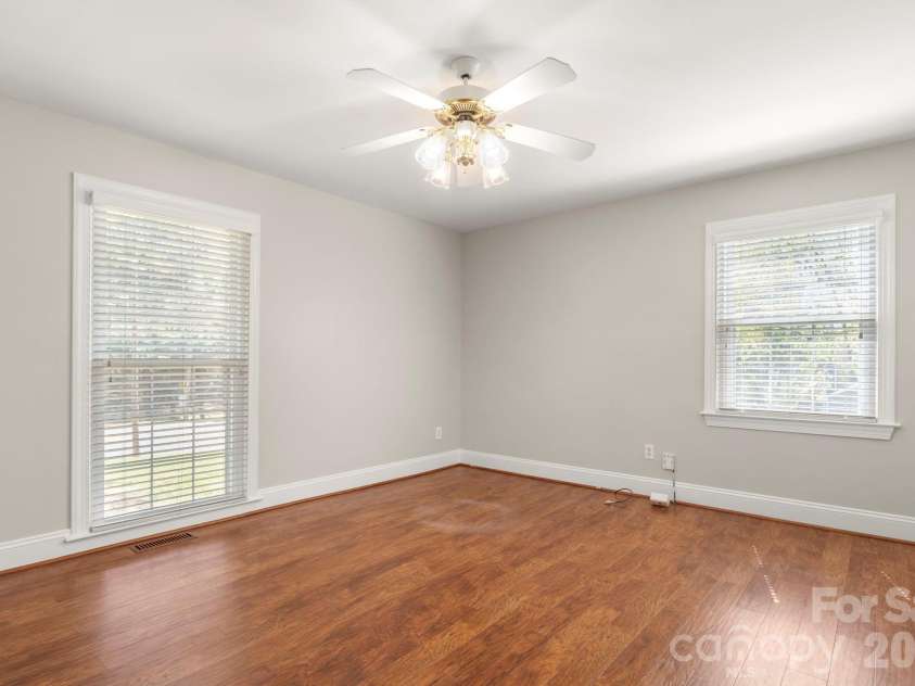 6116 Old Providence Road, Charlotte, NC 28226.  MLS# CAR4363189, YatesRealty ID 8118. 