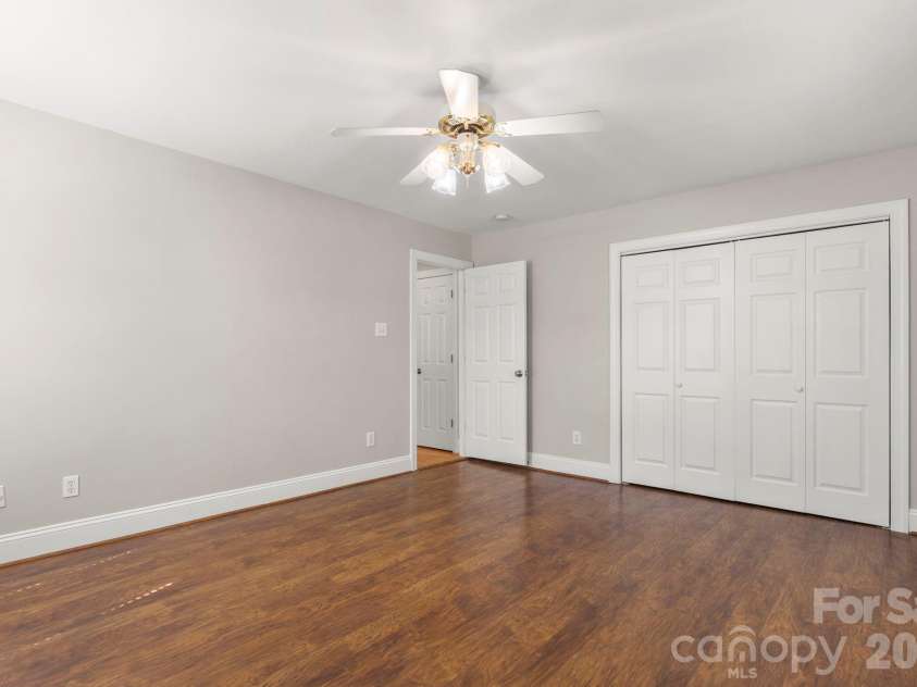 6116 Old Providence Road, Charlotte, NC 28226.  MLS# CAR4363189, YatesRealty ID 8118. 