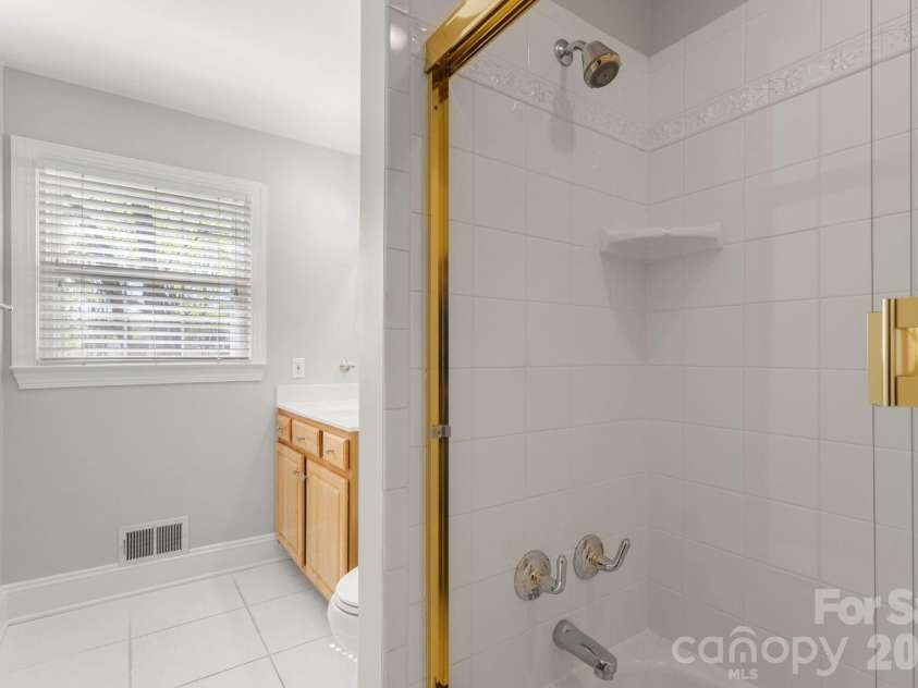6116 Old Providence Road, Charlotte, NC 28226.  MLS# CAR4363189, YatesRealty ID 8118. 