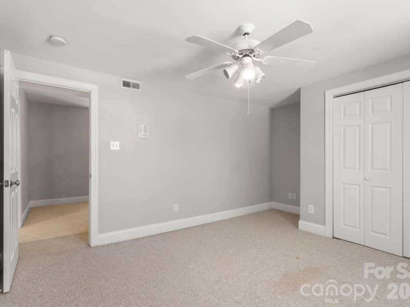 6116 Old Providence Road, Charlotte, NC 28226.  MLS# CAR4363189, YatesRealty ID 8118. 
