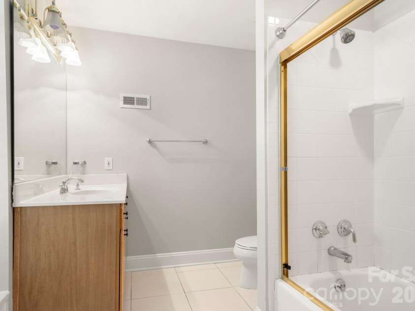 6116 Old Providence Road, Charlotte, NC 28226.  MLS# CAR4363189, YatesRealty ID 8118. 