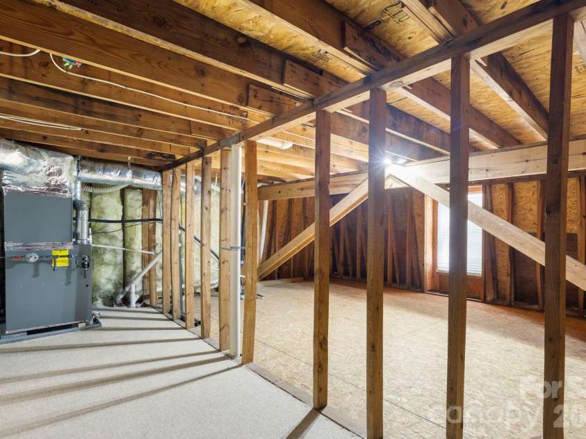 6116 Old Providence Road, Charlotte, NC 28226.  MLS# CAR4363189, YatesRealty ID 8118. 