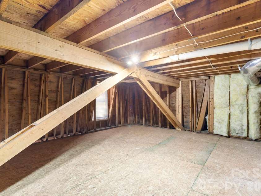 6116 Old Providence Road, Charlotte, NC 28226.  MLS# CAR4363189, YatesRealty ID 8118. 