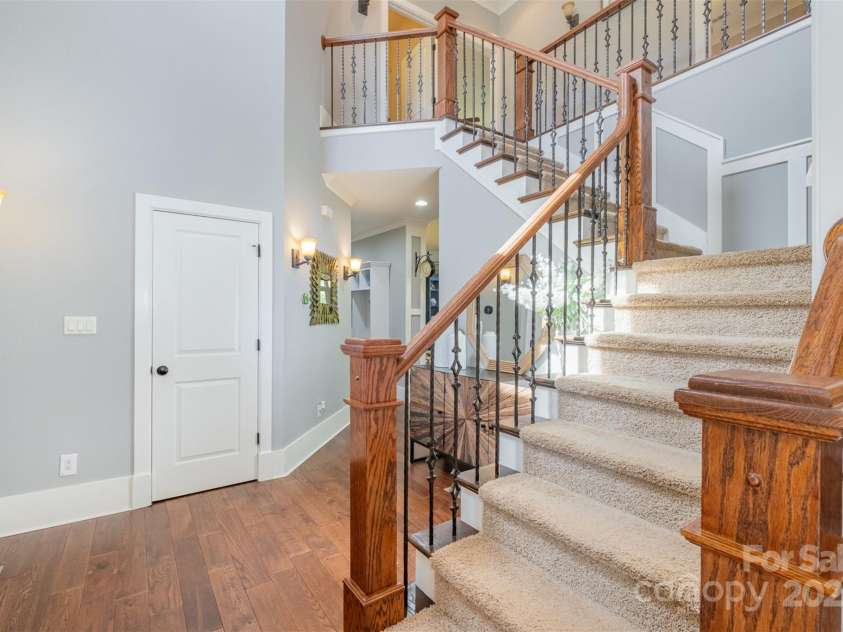 1713 Mt Isle Harbor Drive, Charlotte, NC 28214.  MLS# CAR4247836, YatesRealty ID 8119. 