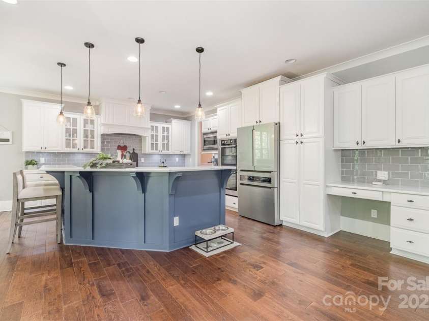 1713 Mt Isle Harbor Drive, Charlotte, NC 28214.  MLS# CAR4247836, YatesRealty ID 8119. 