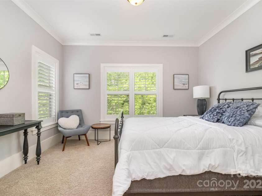 1713 Mt Isle Harbor Drive, Charlotte, NC 28214.  MLS# CAR4247836, YatesRealty ID 8119. 