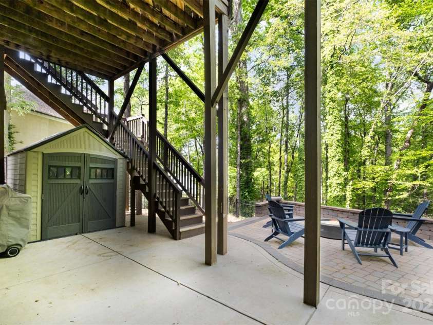 1713 Mt Isle Harbor Drive, Charlotte, NC 28214.  MLS# CAR4247836, YatesRealty ID 8119. 