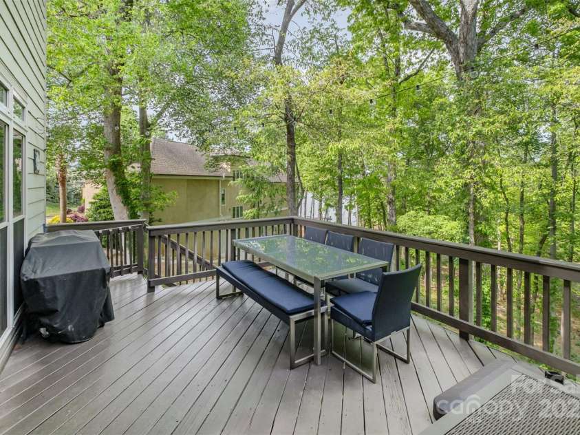 1713 Mt Isle Harbor Drive, Charlotte, NC 28214.  MLS# CAR4247836, YatesRealty ID 8119. 