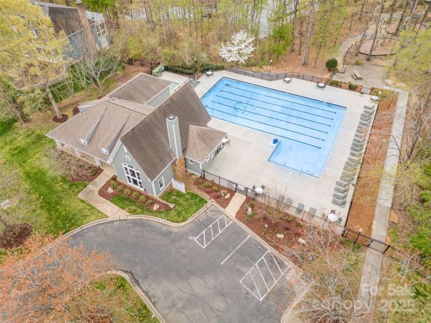1713 Mt Isle Harbor Drive, Charlotte, NC 28214.  MLS# CAR4247836, YatesRealty ID 8119. 