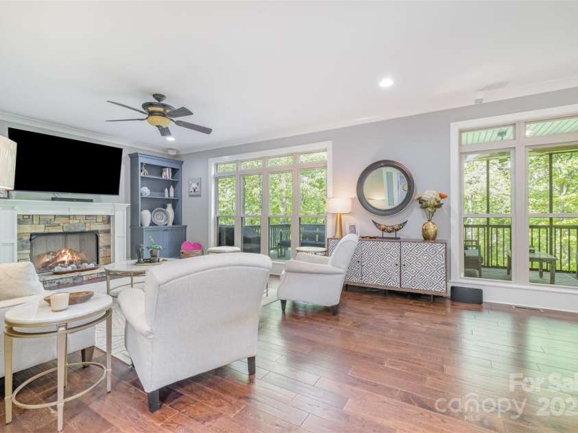 1713 Mt Isle Harbor Drive, Charlotte, NC 28214.  MLS# CAR4247836, YatesRealty ID 8119. 