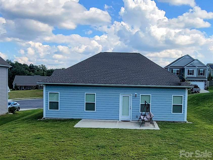343 Ox Bow Circle, Mount Holly, NC 28120.  MLS# CAR4363582, YatesRealty ID 8119. 