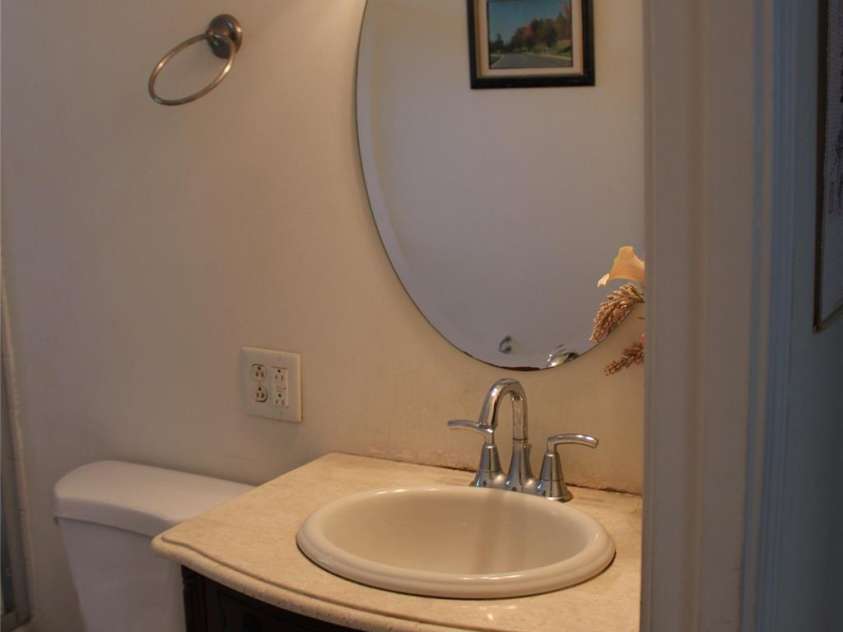 3329 Draper Avenue, Charlotte, NC 28205.  MLS# CAR4177699, YatesRealty ID 812. Guest Bath