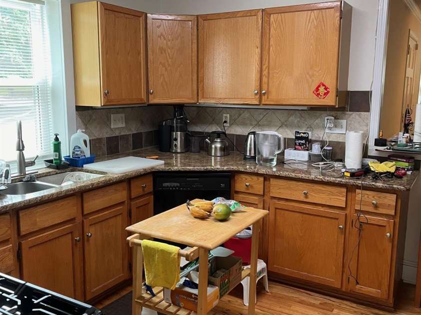 3329 Draper Avenue, Charlotte, NC 28205.  MLS# CAR4177699, YatesRealty ID 812. Kitchen