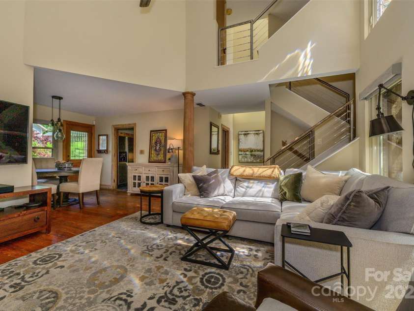 217 8th Street, Charlotte, NC 28202.  MLS# CAR4248555, YatesRealty ID 8120. 