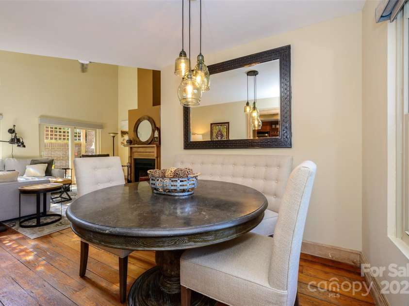 217 8th Street, Charlotte, NC 28202.  MLS# CAR4248555, YatesRealty ID 8120. 