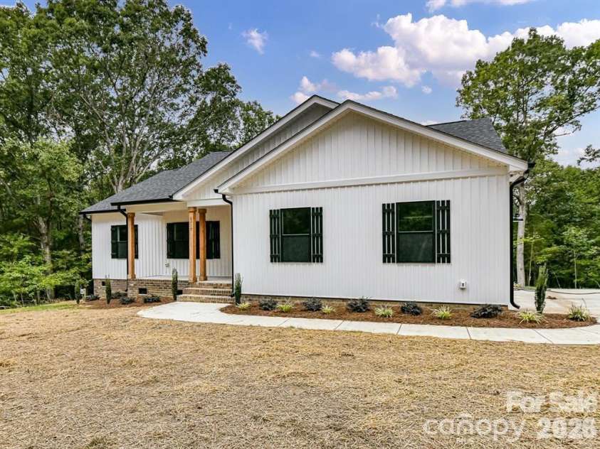 6720 Jesse Rushing Road, Marshville, NC 28103.  MLS# CAR4364742, YatesRealty ID 8120. 