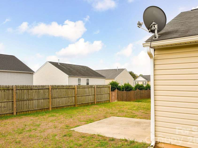 1150 Red Sage Road, Winston Salem, NC 27127.  MLS# CAR4364862, YatesRealty ID 8121. 