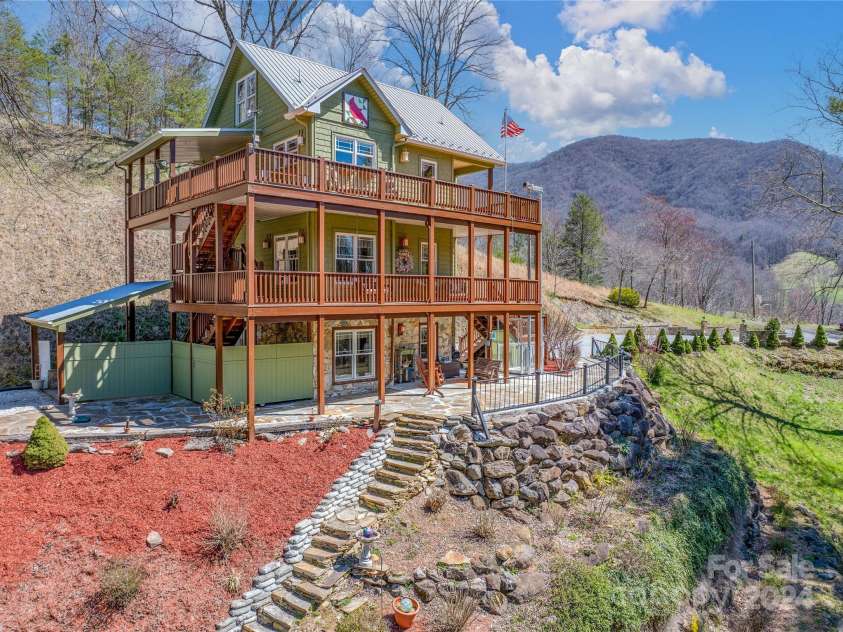 342 Big Rock Creek Drive, Bakersville, NC 28705.  MLS# CAR4121368, YatesRealty ID 8121. 