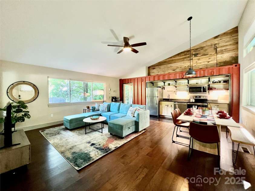 710 Rhododendron Avenue, Black Mountain, NC 28711.  MLS# CAR4243469, YatesRealty ID 8122. 