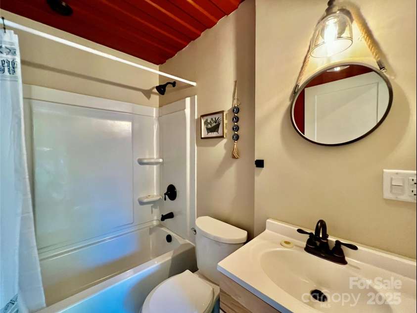 710 Rhododendron Avenue, Black Mountain, NC 28711.  MLS# CAR4243469, YatesRealty ID 8122. 