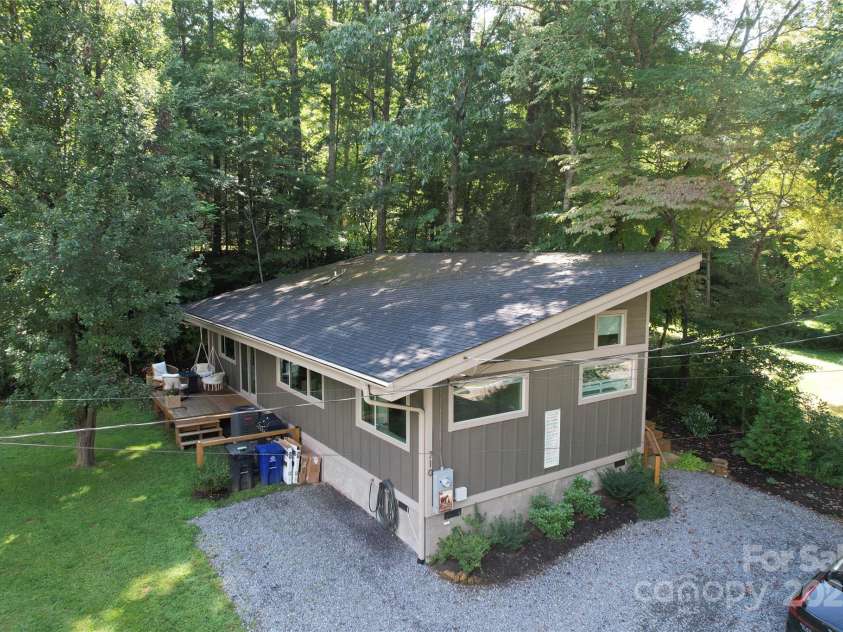 710 Rhododendron Avenue, Black Mountain, NC 28711.  MLS# CAR4243469, YatesRealty ID 8122. 