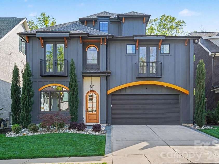 915 Laurel Creek Lane, Charlotte, NC 28211.  MLS# CAR4398548, YatesRealty ID 8123. 