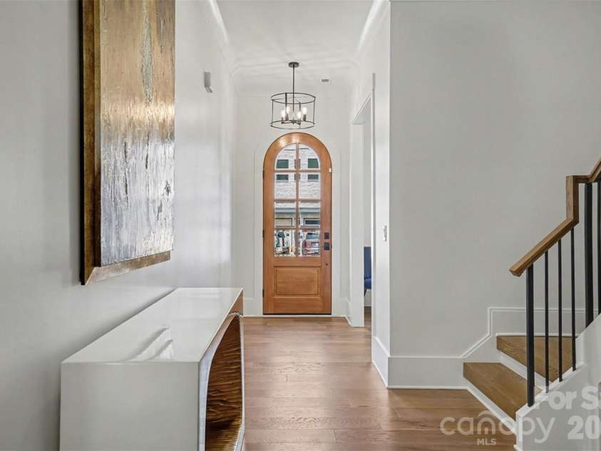 915 Laurel Creek Lane, Charlotte, NC 28211.  MLS# CAR4398548, YatesRealty ID 8123. 