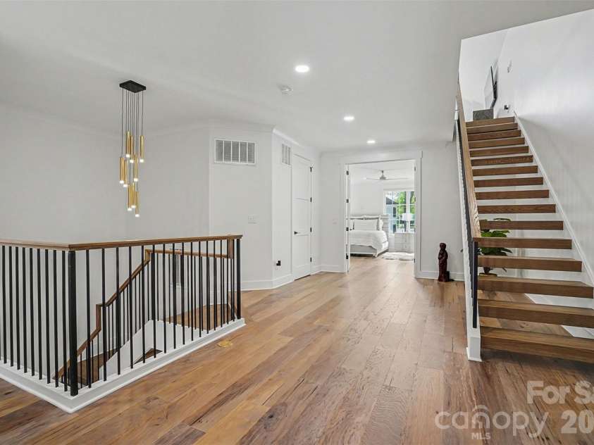 915 Laurel Creek Lane, Charlotte, NC 28211.  MLS# CAR4398548, YatesRealty ID 8123. 