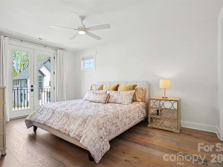 915 Laurel Creek Lane, Charlotte, NC 28211.  MLS# CAR4398548, YatesRealty ID 8123. 