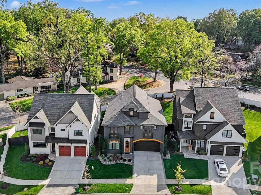 915 Laurel Creek Lane, Charlotte, NC 28211.  MLS# CAR4398548, YatesRealty ID 8123. 