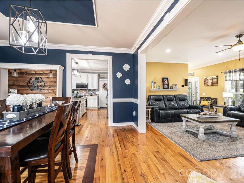 2586 Henry Falls Drive, Hickory, NC 28602.  MLS# CAR4365089, YatesRealty ID 8126. Dining Room